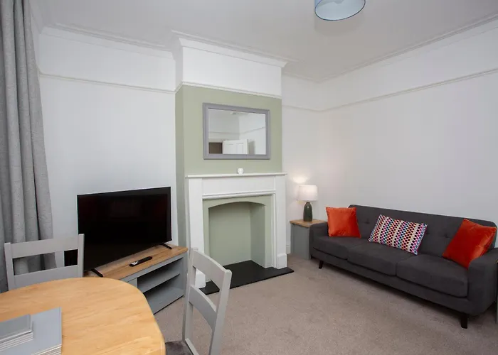 Carlton House 3 Bedroom House By Cliftonvalley Apartments