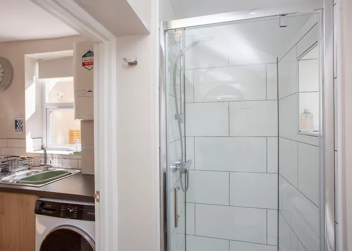 Carlton House 3 Bedroom House By Cliftonvalley Apartments